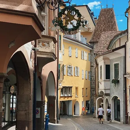 Schoene Neubauwohnung Mit Garten Merano Exterior photo