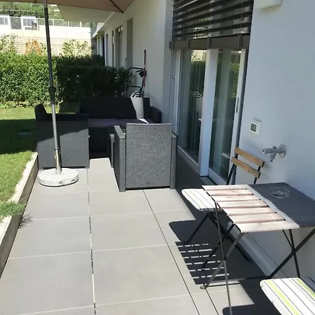 Schoene Neubauwohnung Mit Garten Merano Exterior photo