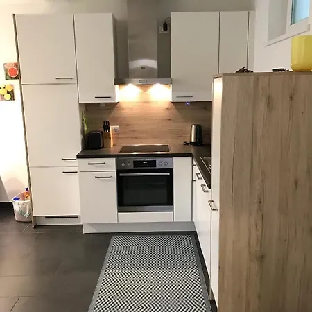 Schoene Neubauwohnung Mit Garten Merano Exterior photo
