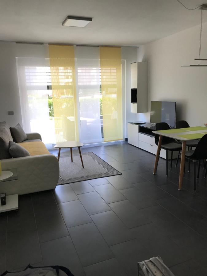 Apartment Schoene Neubauwohnung Mit Garten *